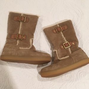Tory Burch suede fur lined size 8 1/2 Tan